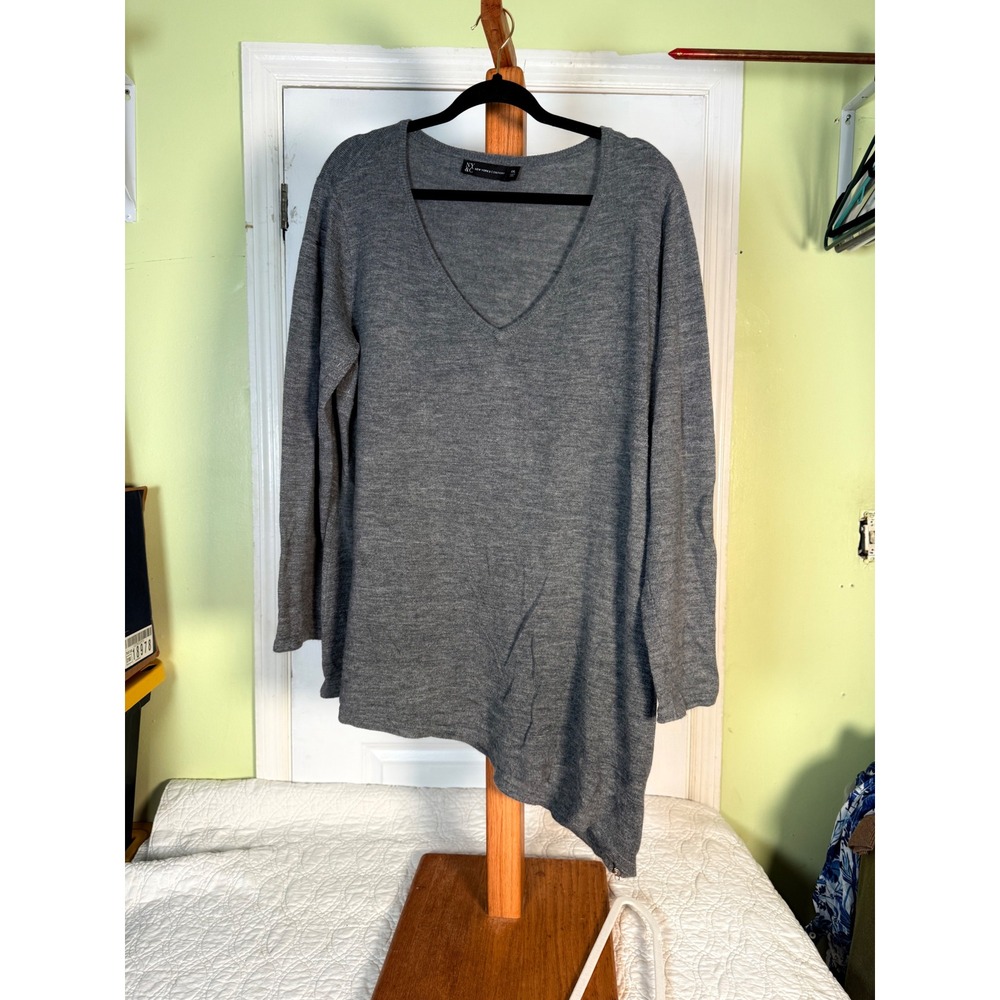 New York & Company Womens XXL Gray V-Neck Asymmetrical Hem Side Zip Sweater